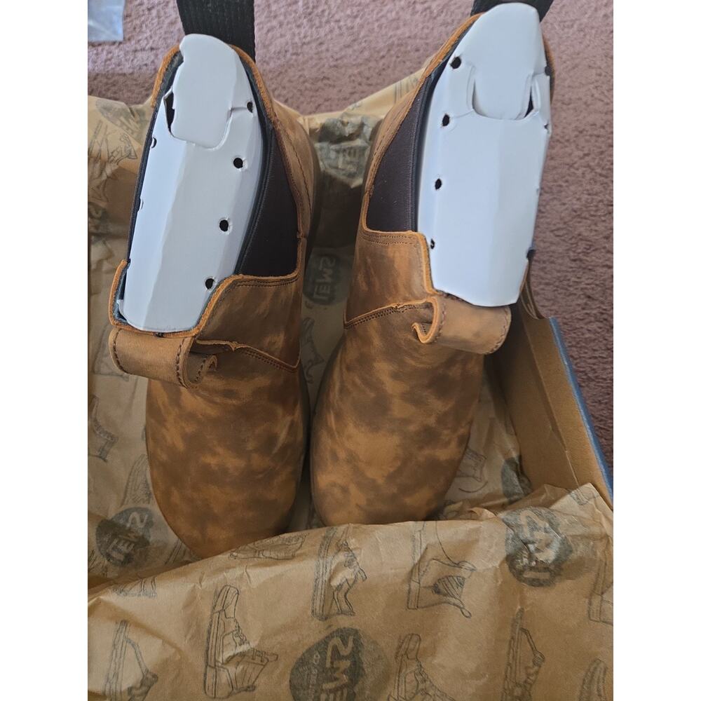 Lems Chelsea Boots for Women: 10.5/Men: 9 - Picture 3 of 8